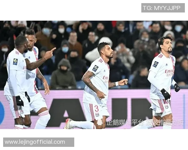 欧联杯精彩对决里昂大胜AC米兰5-0逆转全场激情瞬间回顾