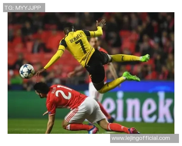 本菲卡与曼联友谊赛战平0比0转会传闻引发全场热议