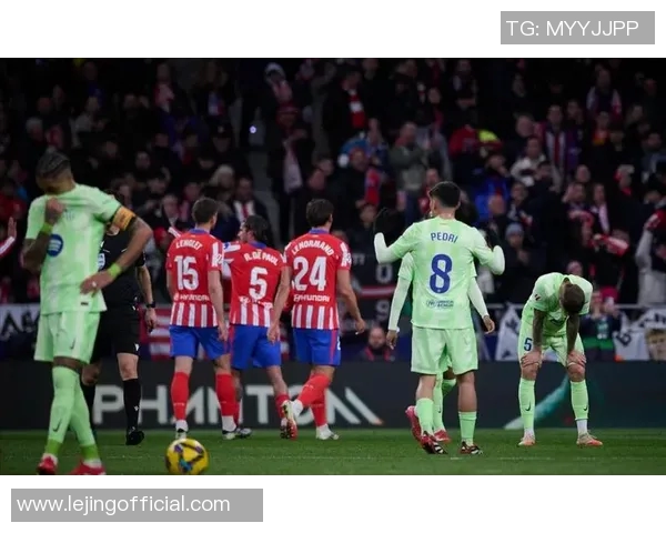 西甲激战曼联与巴萨握手言和红牌事件引发全场热议