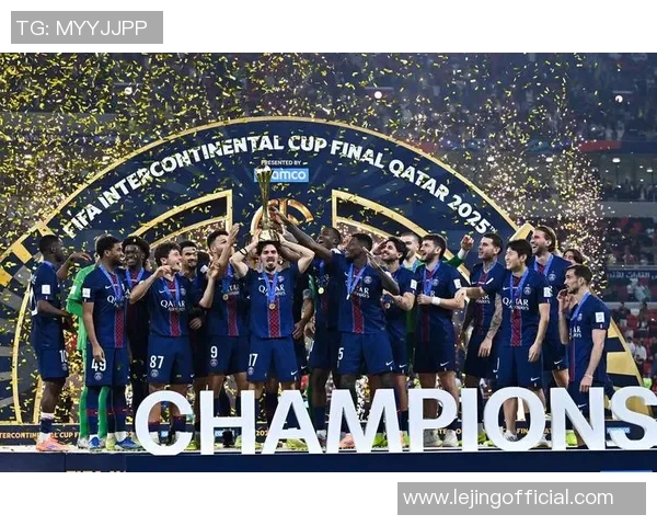 意甲激战那不勒斯凭借帽子戏法力克巴黎圣日耳曼全场沸腾